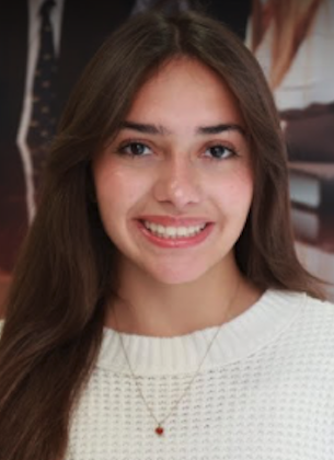 A head-and-shoulders photo of Camila Vivanco Reynaud.